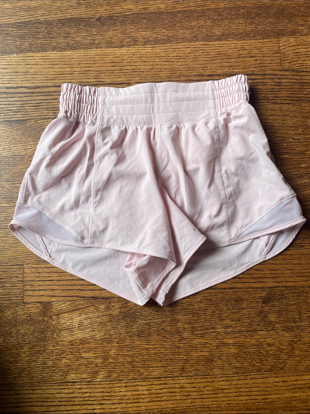 lululemon athletica Light Pink Hotty Hot High-Rise Lined Short 2.5" - Picture 1 of 5